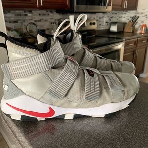 Nike Lebron James Basketball Shoes